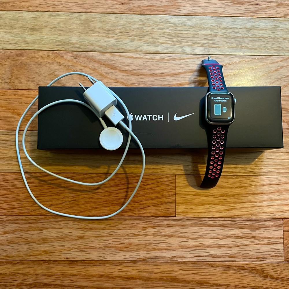 Apple Watch Series 5 40mm Nike addition